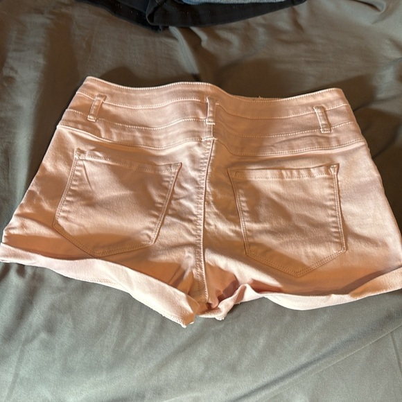 Light pink high waisted shorts - Picture 5 of 6